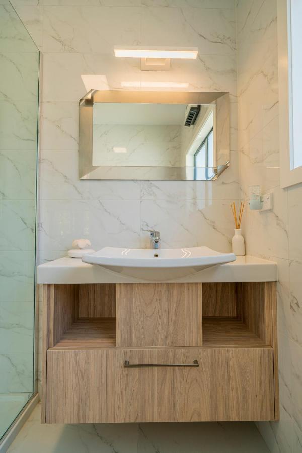 On The Point Apartment Whitianga Ngoại thất bức ảnh